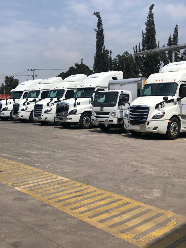 Base operativa empresa transporte TRESAL flotilla autotransporte