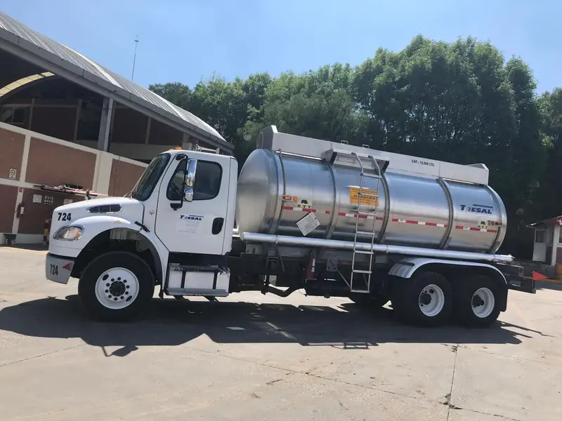 TRESAL torton stainless steel rigid tank truck, 15,000 liters, Cuautitlán Izcalli base, Mexico