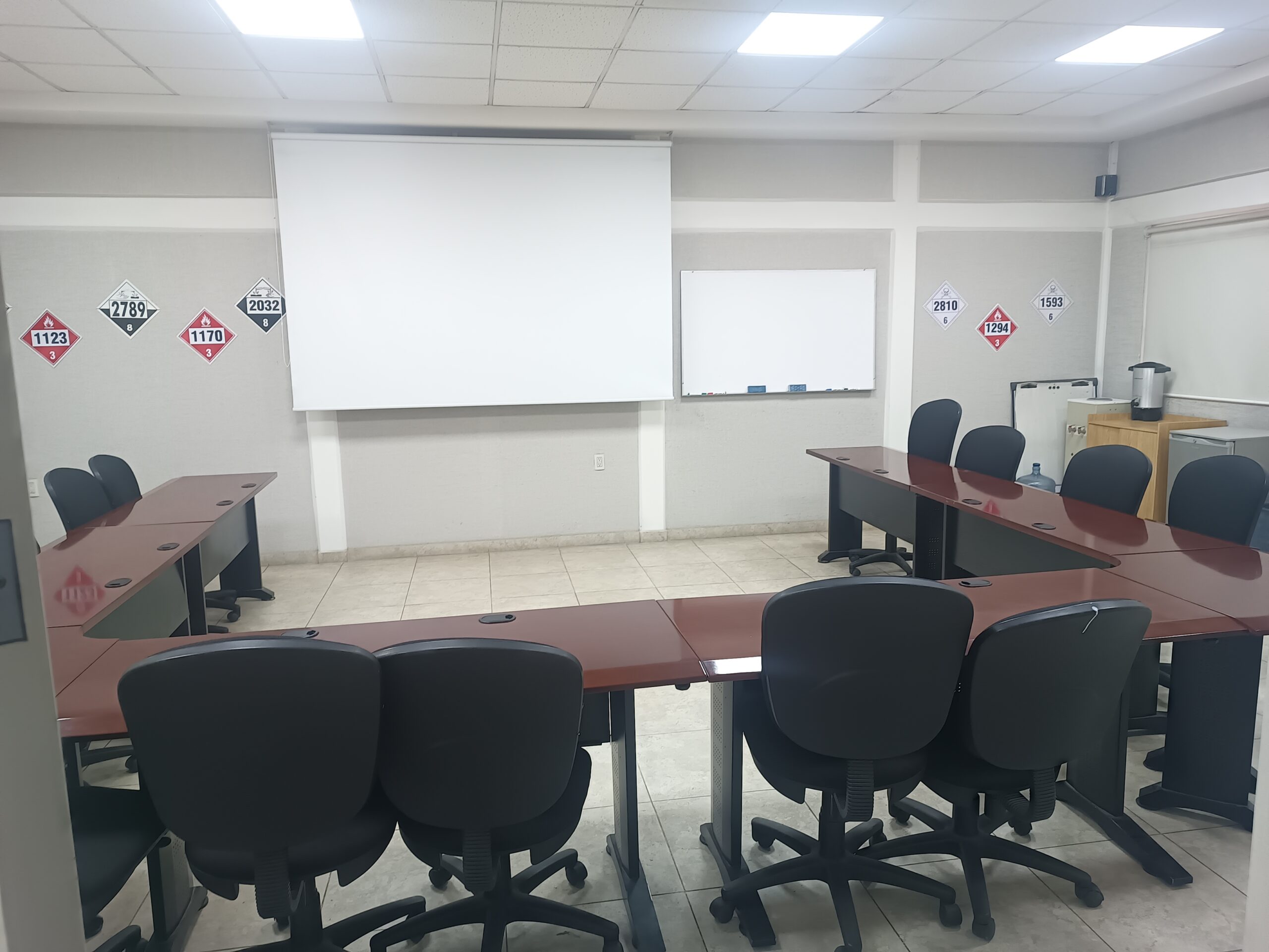 TRESAL Training Center classroom with UN Class 3 and Class 8 placards, SCT.CC/000096 Cuautitlán Izcalli